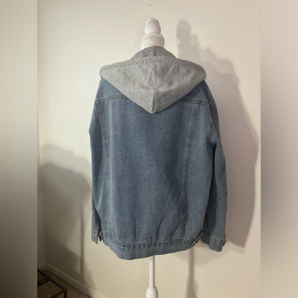 Oversized hooded denim jacket - Picture 3 of 6